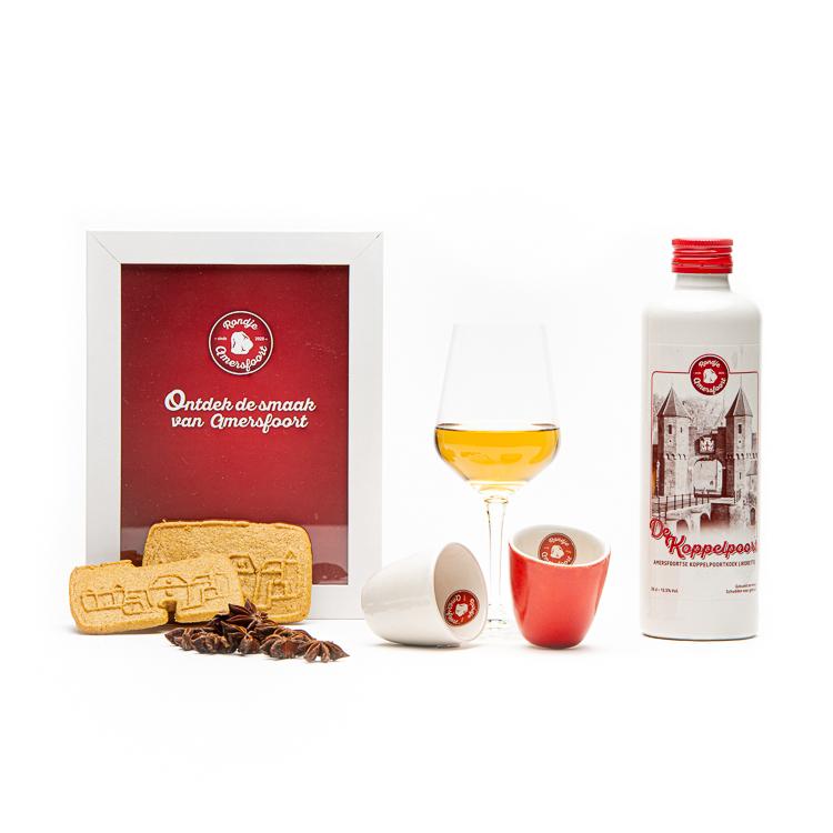 Fles Amersfoortse 'De Koppelpoort' Likorette Rondje Amersfoort Ontdek de smaak van Amersfoort met glaasjes