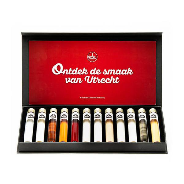 Rondje Utrecht miniaturen Likorette 12 smaken:
Werkspoor Spoorpunt,
Makke Jannen Kastanje,
Sint Maarten Koffie,
Leugenaarsbank Mokka,
Gerrit Rietveld Beukennoot,
Cupfighters Kersen,
De Inktpot Drop,
Oudegracht Chocolade,
Piekenkermis Nougat,
Verborgen RijkDOM Karamel,
Vrolijke noot Hazelnoot,
De Zes Vaatjes Crème Brulée
Fijn-Proeverij
Rondje Nederland
