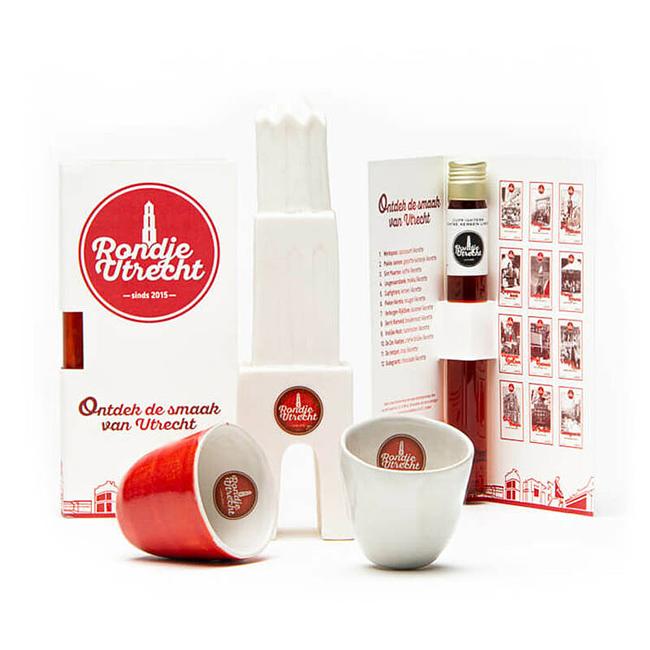 Miniatuur Rondje Utrecht likorette likeur Werkspoor Spoorpunt, Makke Jannen Kastanje, Sint Maarten Koffie, Leugenaarsbank Mokka, Gerrit Rietveld Beukennoot, Cupfighters Kersen, De Inktpot Drop, Oudegracht Chocolade, Piekenkermis Nougat, Verborgen RijkDOM Karamel, Vrolijke noot Hazelnoot, De Zes Vaatjes Crème Brulée Fijn-Proeverij Rondje Nederland 
