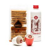 De Koppelpoort roomboterkoek Likorette + bijpassende keitjes snoepjes en bijpassende Rondje Amersfoort likeurglaasjes. Ontdek de smaak van Amersfoort.
Amersfoort kent vele toegangspoorten, waarvan de ‘Koppelpoort’, de ‘Kamperbinnenpoort’ en ‘Monnikendam’ de belangrijkste zijn.